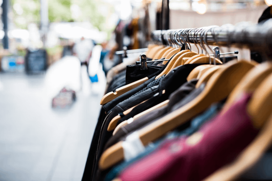 Hang men clothes
